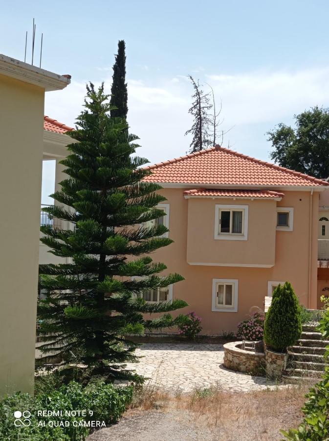 Hotel Theasis Szergúlasz-part Kültér fotó