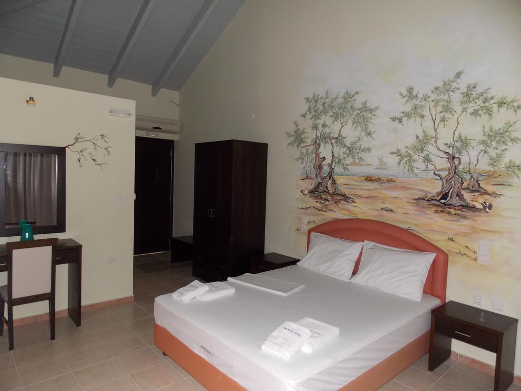 Hotel Theasis Szergúlasz-part Kültér fotó